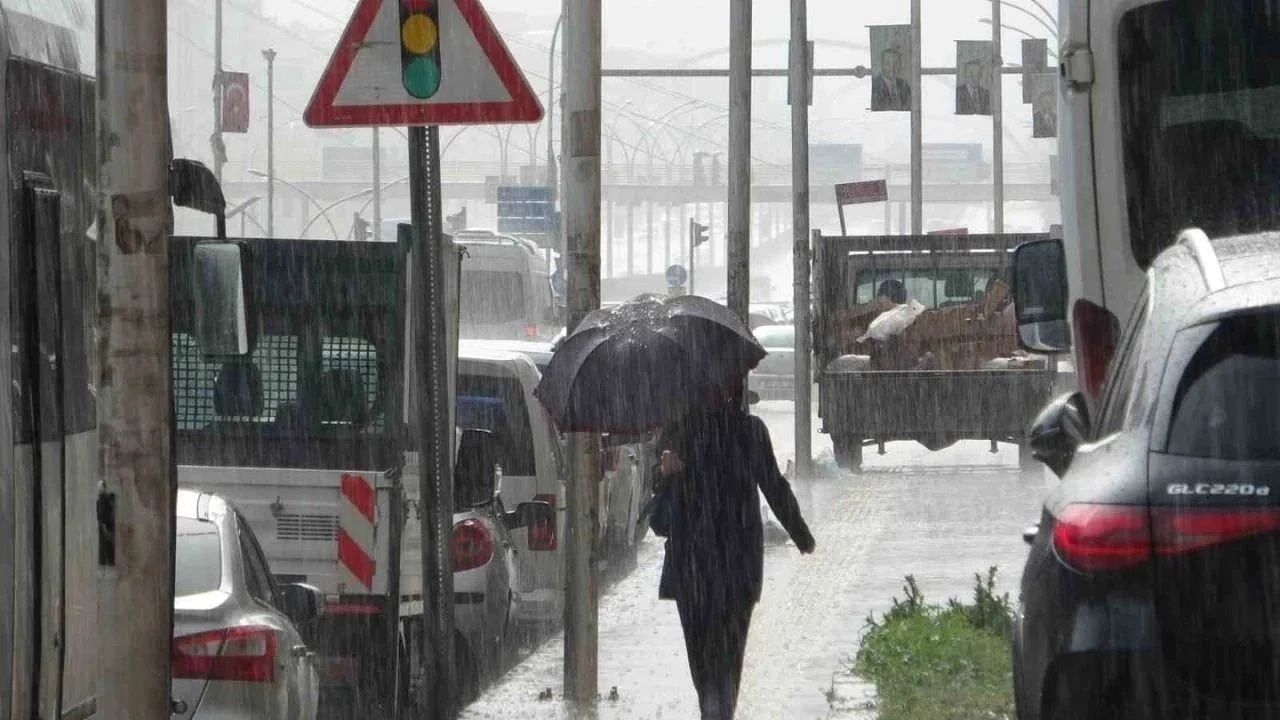 Diyarbakır'da mevsim geçişine dikkat: Yağmur kapıda
