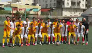 Futbolda Diyarbakır-Cizre dostluğu: İki takım birlikte fotoğraf çektirdi