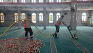 Diyarbakır Kayapınar'da ekipler camileri pırıl pırıl yaptı