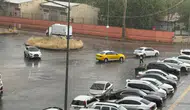 Diyarbakır'ı yine aşırı yağış vurdu: Yollar kısa sürede suyla doldu