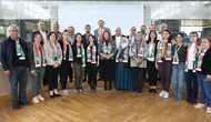 Diyarbakır'da belediye meclisinde Amedspor kutlaması: Atkılarla geldiler