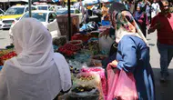 Diyarbakır'da rengarenk tezgahlar bayram alışverişini süslüyor