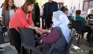 Diyarbakır'da Eşbaşkan Bucak hasta yakınlarıyla bayramlaştı