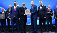 DTSO Başkanı Mehmet Kaya’ya Cumhurbaşkanı Erdoğan’dan hizmet plaketi