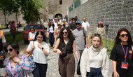 Sur'da kolektif hafıza yürüyüşü: Diyarbakır'da barış için geçmişle yüzleştiler