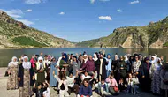 Diyarbakır Sur'da yaşayan kadınlar Eğil'in tadını çıkardı