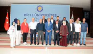 Dicle Üniversitesi'nde bayramlaşma coşkusu: Rektör Eronat personelle bir araya geldi