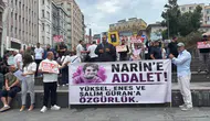 Narin Güran'ın babası ve ağabeyi meydana indi: Mahkeme kararını protesto ettiler