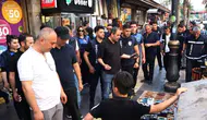 Diyarbakır'da esnafın başındaki isimden zabıtanın kaldırım operasyonlarına destek