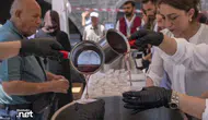 Diyarbakır'ın geleneksel lezzeti Ulu Cami önünde vatandaşları serinletti