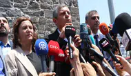 Özgür Özel Diyarbakır'da Demirtaş'ın selamını paylaştı: "Başımızın üstünde"