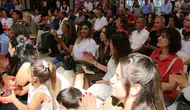 Yazar Ayşe Ceylan Topçu Diyarbakır’da Yüzünü Güneşe Dön için imza günü düzenlendi