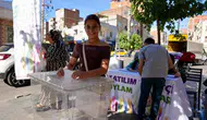 Diyarbakır'da sandıklar kuruldu: Binlerce kişi oylarını kullanıyor