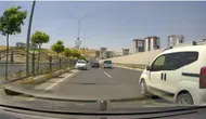 Şanlıurfa-Diyarbakır yolunda kuralları hiçe saydı: Trafikte büyük tehlike