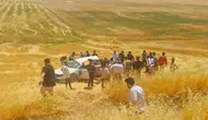 Silvan'da meydana gelen trafik kazasında araç tarlaya savruldu 5 yaralı var