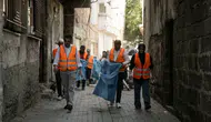 Diyarbakır Sur'da Eşbaşkan çöp topladı, vatandaşları bilinçlendirdi