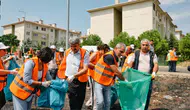 Diyarbakır'da 4 ilçede dip bucak temizlik: Eşbaşkanlar ve vatandaşlar çöpleri topladı