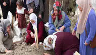 İstanbul'daki otobüs yangınında hayatını kaybetmişti: Diyarbakırlı Yüsra toprağa verildi