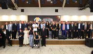 Diyarbakır'da gazetecilere ödül gecesi: Eşbaşkan Bucak'tan barış mesajı