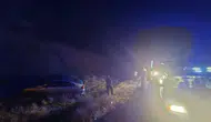 Bingöl-Diyarbakır karayolunda otomobil yoldan çıktı: Yaralılar hastaneye kaldırıldı