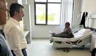 Dicle Devlet Hastanesi hizmete girdi: Kaymakam Mustafa Atış'tan hasta ziyareti