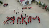 Silvan'da 29 Ekim coşkusu: Öğrenciler Malabadi Köprüsü'nde Cumhuriyet'i kutladı
