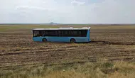 Diyarbakır-Ergani yolunda korkutan kaza: Yolcu otobüsü kontrolden çıkıp tarlaya girdi