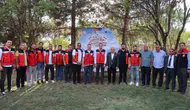 Dicle'de geleneksel bağ bozumu coşkusu: Üreticiler bereketli bir sezon için bir araya