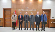 Diyarbakır Valisi Zorluoğlu'na anlamlı ziyaret: Basın ve spor camiası ile buluştu