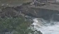 Çüngüş ile Pütürge arasındaki köprü Karakaya Barajı'ndaki tahliye nedeniyle hasar gördü