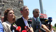 Özgür Özel Diyarbakır'da Tahir Elçi'nin anısına karanfil bıraktı Yol cümleden uludur