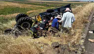 Diyarbakır-Bismil kara yolunda traktör kazası Sürücü sıkıştığı yerden kurtarıldı