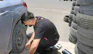 Diyarbakır'da sıcaklar bastırdı Sürücülerin yazlık lastik mesaisi sanayide başladı