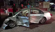 Kayapınar Gaziler'de tır ve iki otomobilin karıştığı zincirleme kazada 3 kişi yaralandı