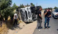 Diyarbakır-Çınar hattında trafik kazası Kontrolden çıkan tır şarampole devrildi