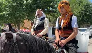 Diyarbakır'ın kavurucu sıcağında 46 yıllık serinlik Buzcu Baba at sırtında yetişiyor