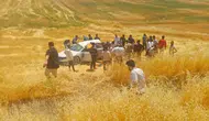 Silvan'da meydana gelen trafik kazasında araç tarlaya savruldu 5 yaralı var