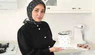Diyarbakırlı anne gece yarısı pasta yapıyor İki çocuğuyla butik pastane hayali kuruyor