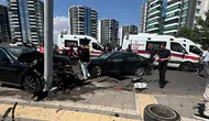 Kayapınar Mastfroş Caddesi'nde feci kaza 2 yaralıdan birinin durumu ağır