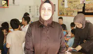 Bağlar'da yüzleri güldüren organizasyon 20 çocuk ilk kez doğum günü pastası kesti