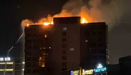 Kayapınar'daki 12 katlı plaza alevlere teslim oldu 8 kişi hastaneye kaldırıldı