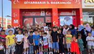 MHP Diyarbakır İl Başkanlığı'ndan öğrencilere eğitim desteği: Yüzlerce aileye ulaşıldı