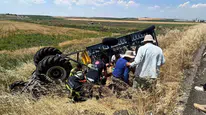 Bismil yolunda korkutan kaza: Traktör devrildi