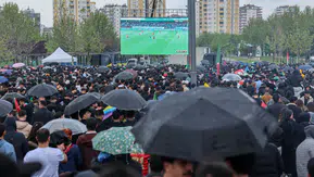 Diyarbakır meydanlarında tarihi gece: Amedspor dev ekranlarda izlendi