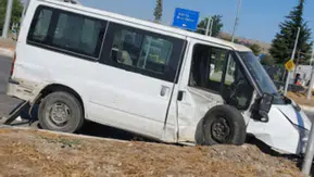 Elazığ-Diyarbakır karayolunda  otomobil transitle çarpıştı: Yaralılar hastaneye kaldırıldı