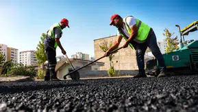 Diyarbakır'da iki cadde yeni bir görünüme kavuştu: 10 bin 400 ton asfalt serildi