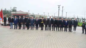 Dicle'de 29 Ekim Cumhuriyet Bayramı coşkusu: Hükümet konağında çelenk sunma töreni