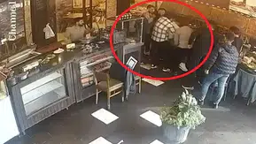 Diyarbakır'da ciğercide korku dolu anlar: Müşteriyi Heimlich manevrası kurtardı