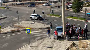 Diyarbakır Kayapınar'da trafik kazası: Abdulkadir Aksu Caddesi'nde 3 yaralı