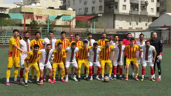 Futbolda Diyarbakır-Cizre dostluğu: İki takım birlikte fotoğraf çektirdi